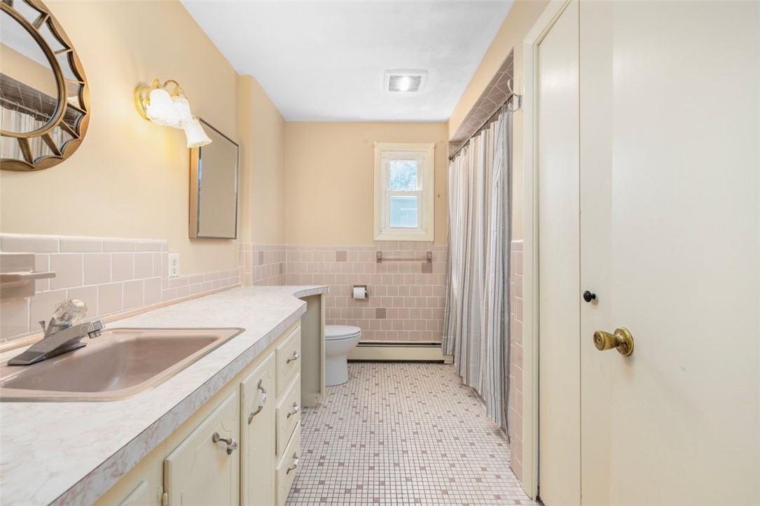 3 Cedar Path Lincoln, RI 02865 - Photo 9 of 37 Main floor full bathroom