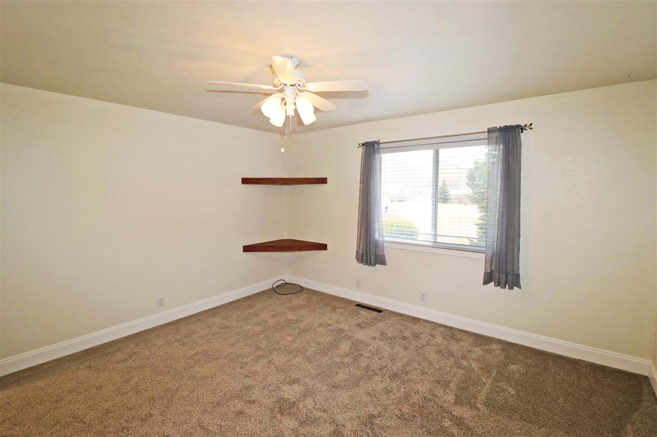 2124 South Sunrise Road Spokane Valley, WA 99206 - Photo 9 of 20
