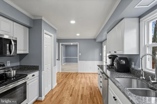 $689,900 | 16048 Fairway Drive, Dumfries, VA 22025