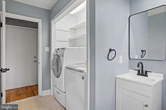 $689,900 | 16048 Fairway Drive, Dumfries, VA 22025