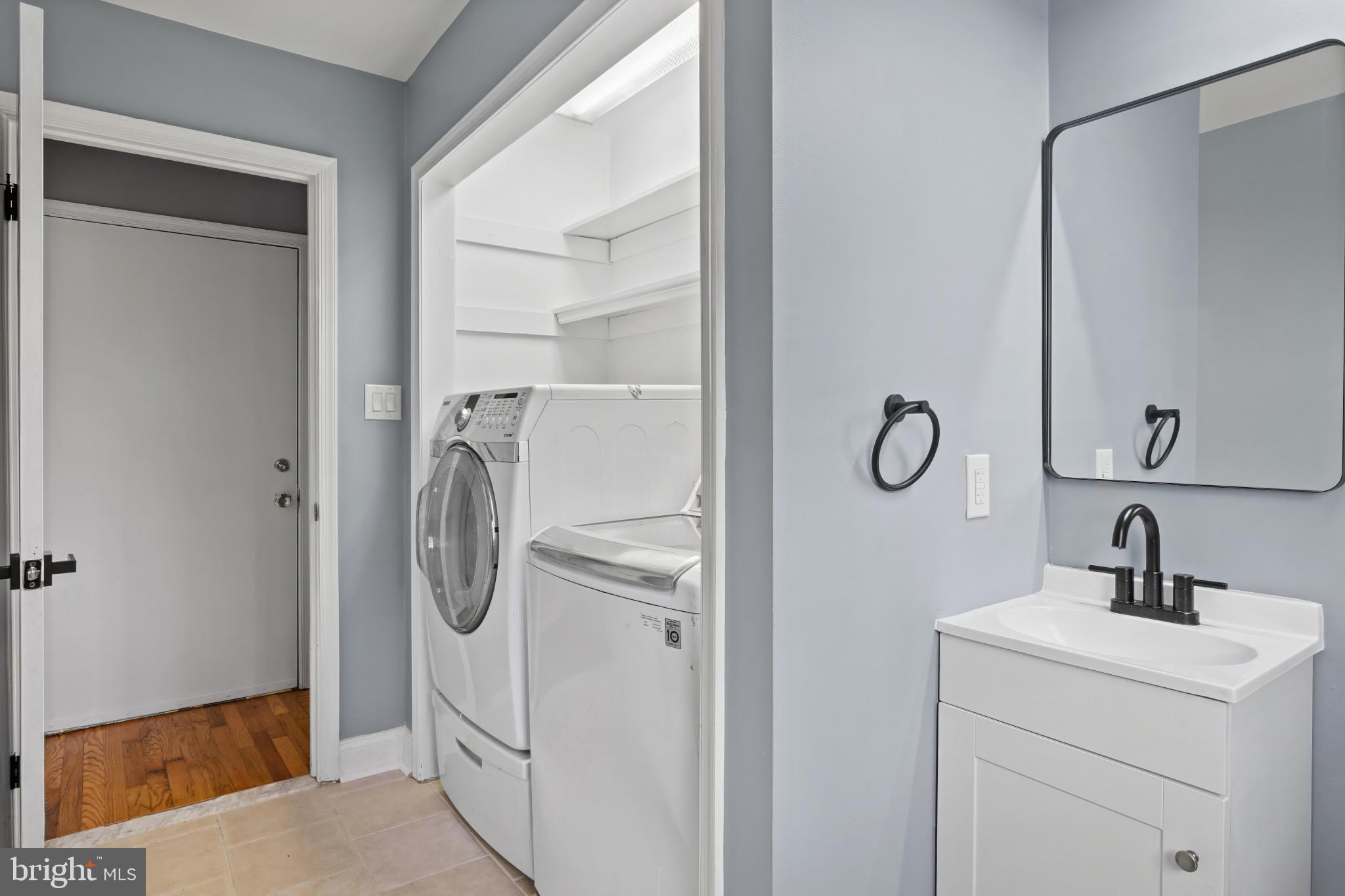 16048 Fairway Drive Dumfries, VA 22025 - Photo 20 of 46 Main Floor Laundry