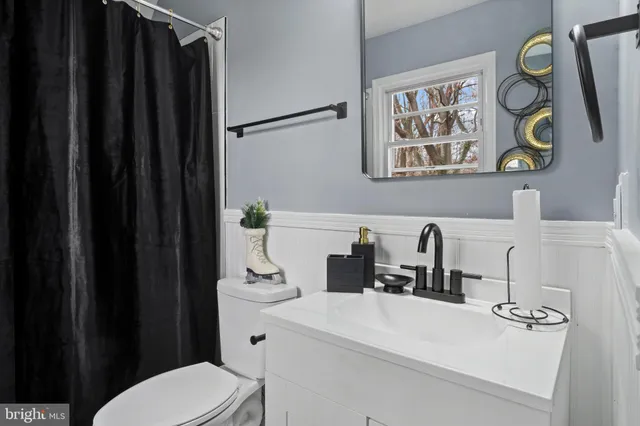 $689,900 | 16048 Fairway Drive, Dumfries, VA 22025