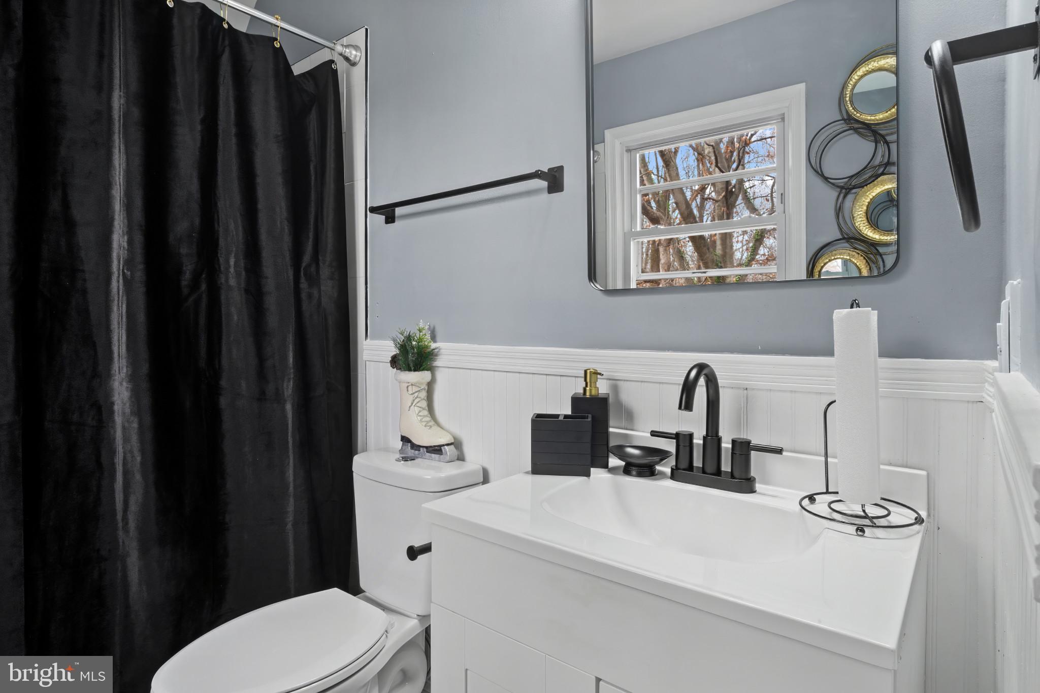 16048 Fairway Drive Dumfries, VA 22025 - Photo 25 of 46 Ensuite Bathroom