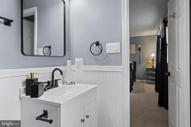 $689,900 | 16048 Fairway Drive, Dumfries, VA 22025