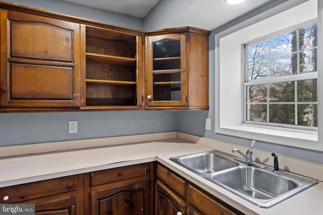 $689,900 | 16048 Fairway Drive, Dumfries, VA 22025