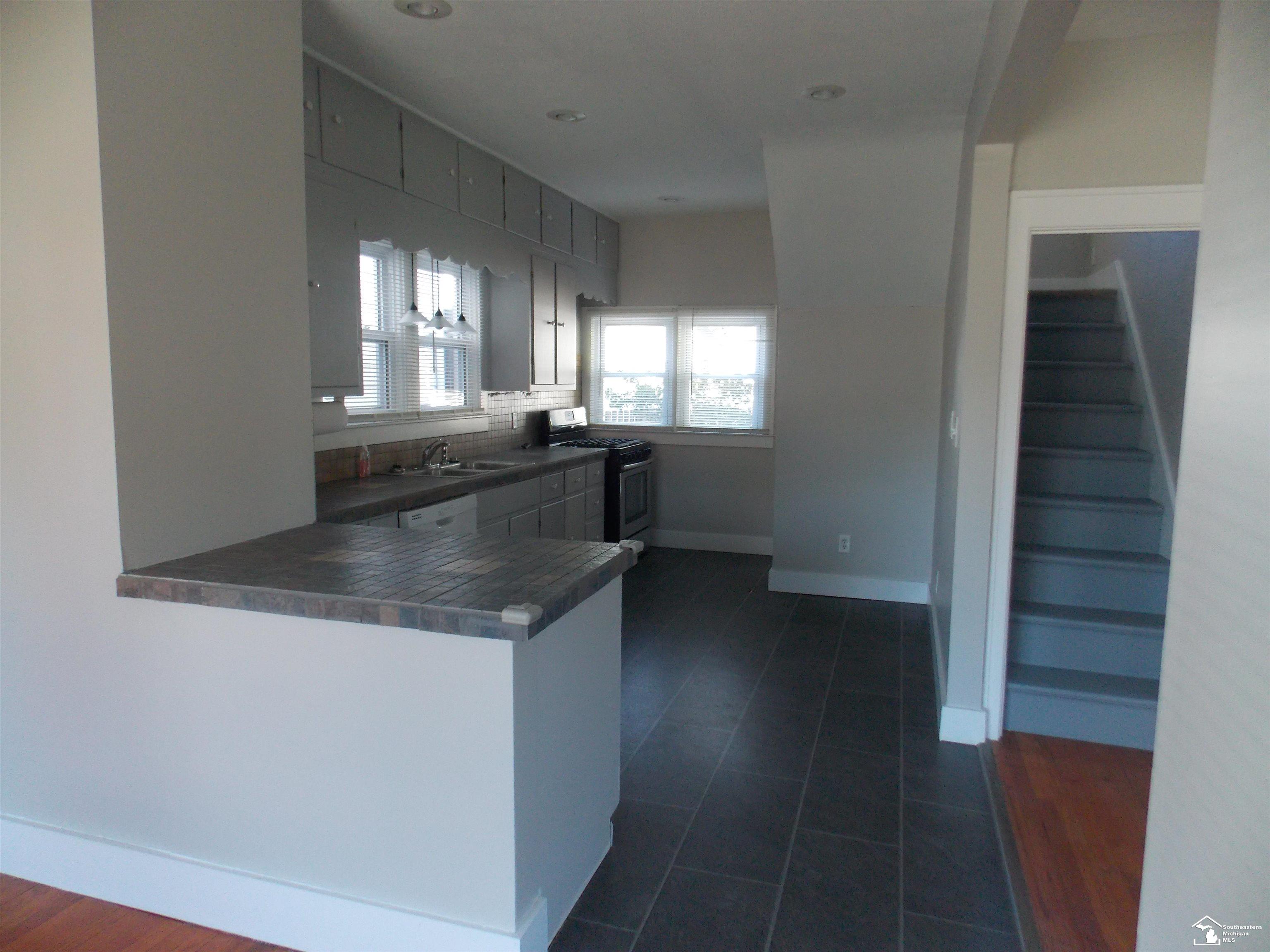 215 Cole Road Monroe, MI 48162 - Photo 8 of 36
