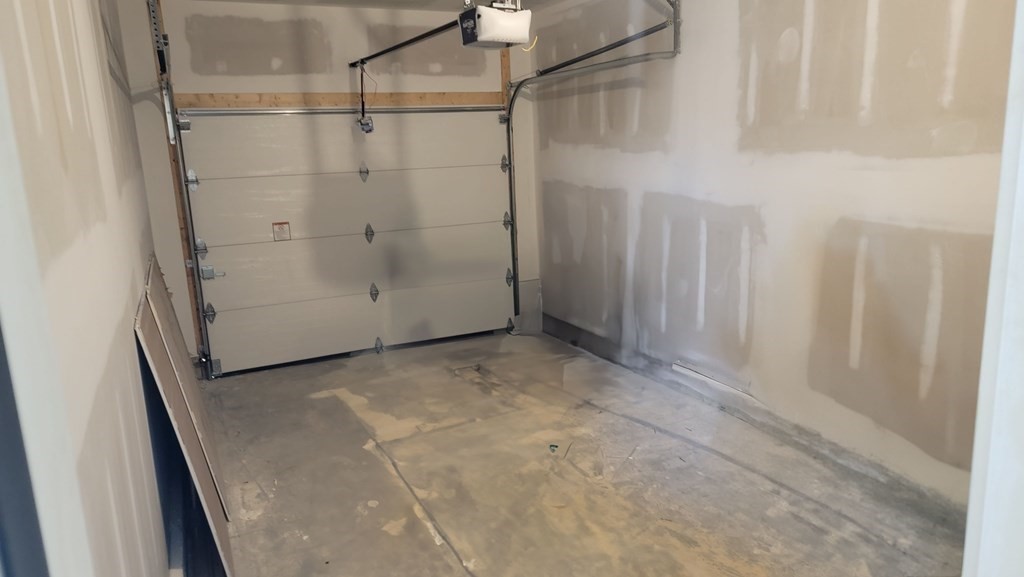 10 Harding Street Chicopee, MA 01013 - Photo 17 of 21 Gallery Image 17