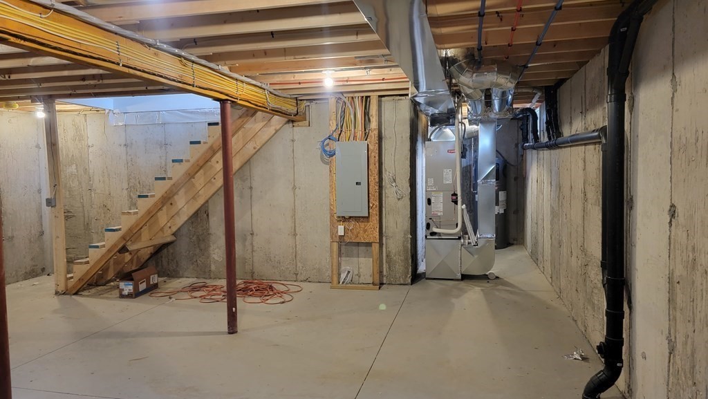 10 Harding Street Chicopee, MA 01013 - Photo 20 of 21 Gallery Image 20