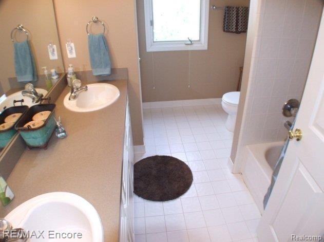 1268 Tulberry Circle Rochester, MI 48306 - Photo 16 of 25 Dual sinks in main bath