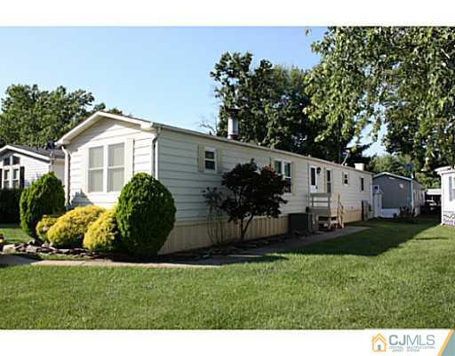 3 Poe Road, Unit 28 North Brunswick, NJ 08902 - Photo 2 of 22
