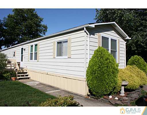 3 Poe Road, Unit 28 North Brunswick, NJ 08902 - Photo 3 of 22