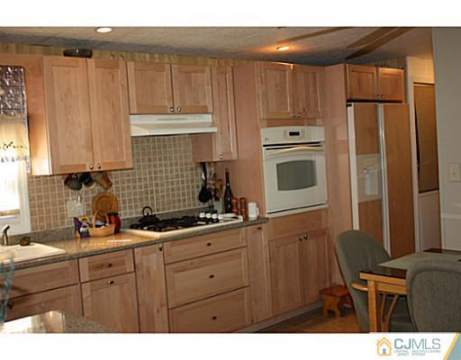 3 Poe Road, Unit 28 North Brunswick, NJ 08902 - Photo 5 of 22