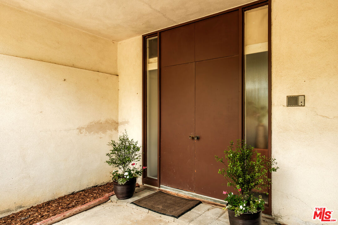 21269 Entrada Road Topanga, CA 90290 - Photo 69 of 73