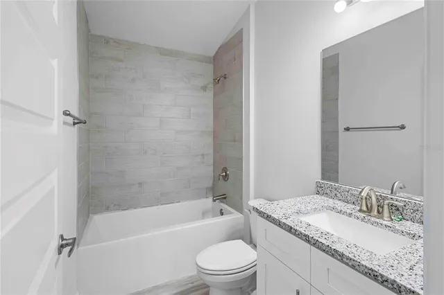 $371,650 | 329 Southwest Silverpalm Drive, Lake City, FL 32024