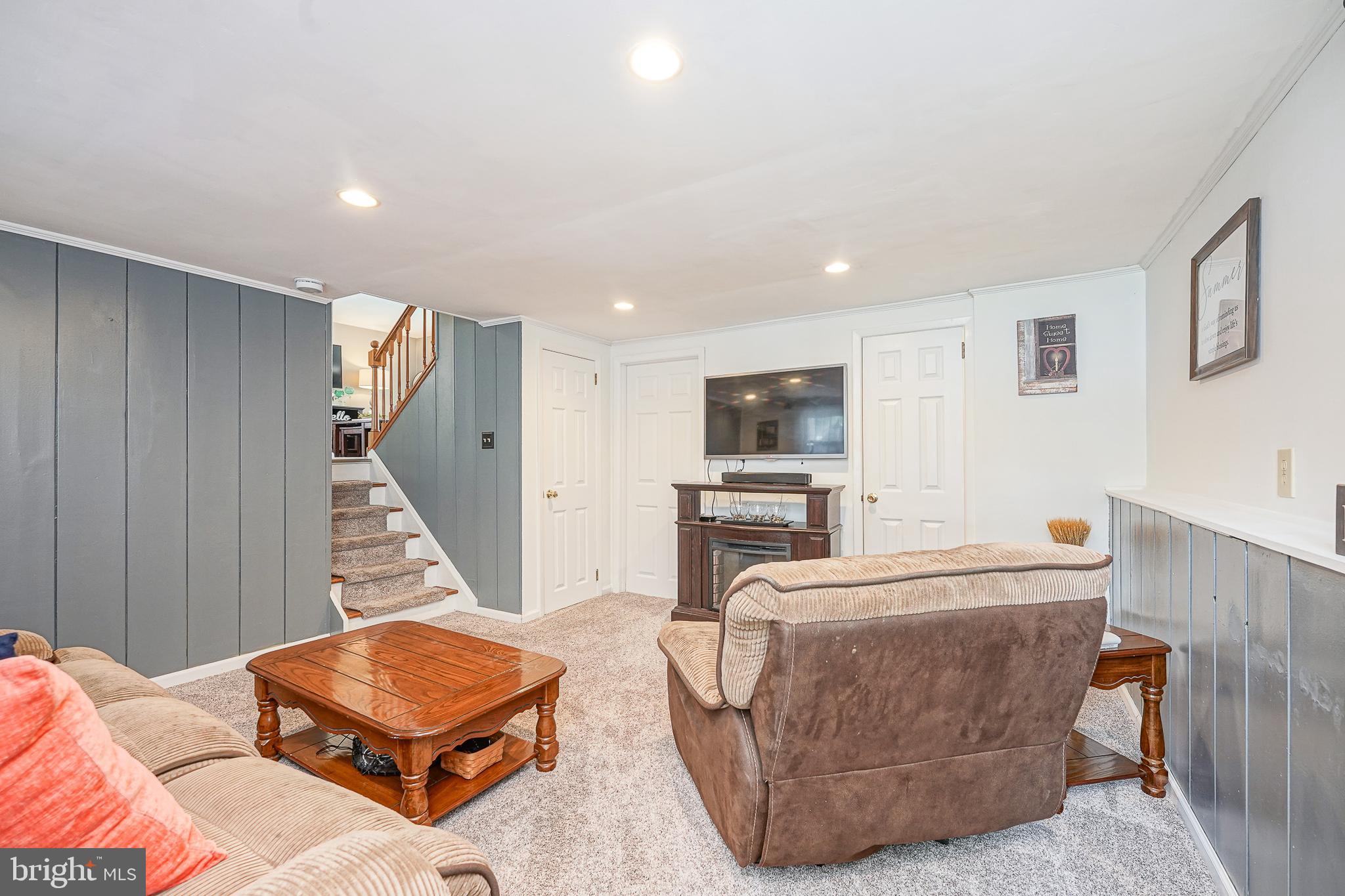 8 Paterson Avenue Pennsville, NJ 08070 - Photo 25 of 41 Family Room