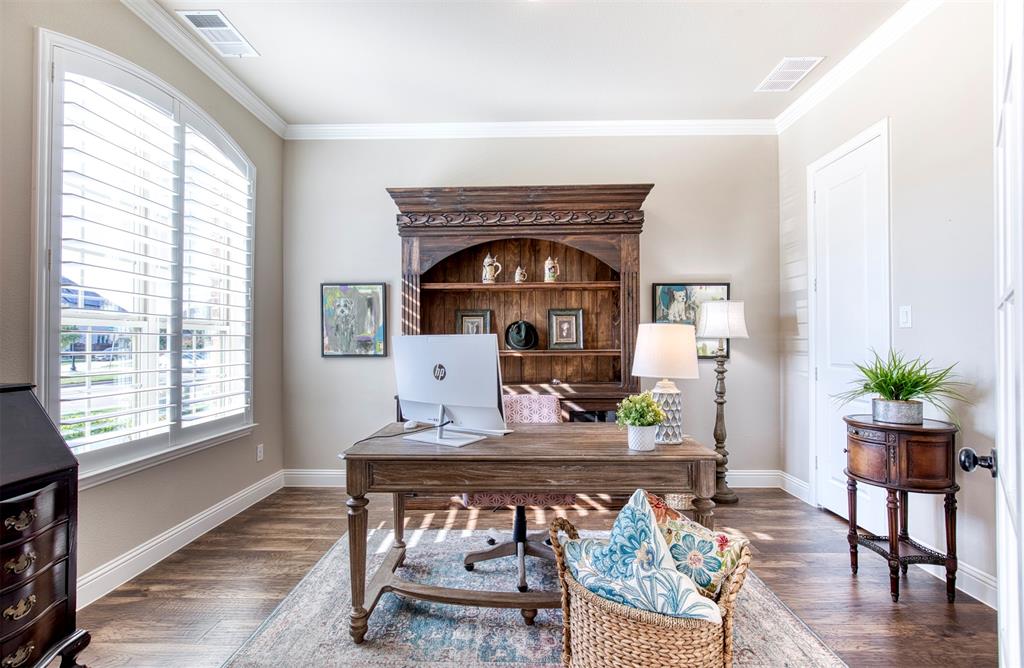 7760 Hackamore Street Frisco, TX 75036 - Photo 4 of 40 Designated study with crown molding, plantation shutters, & walk-in closet.