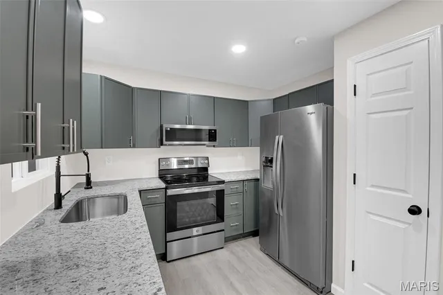 $239,000 | 308 Della Drive, St. Peters, MO 63376