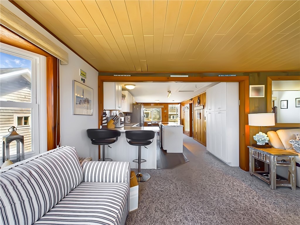 30 Champlin Avenue Narragansett, RI 02879 - Photo 12 of 38