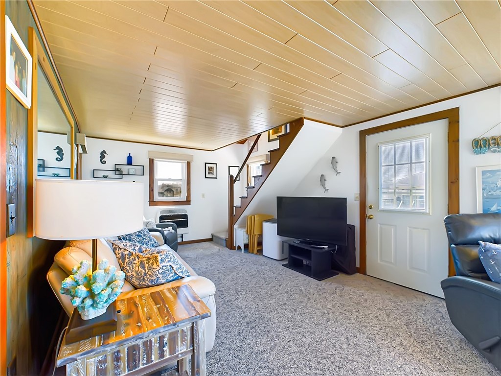 30 Champlin Avenue Narragansett, RI 02879 - Photo 14 of 38