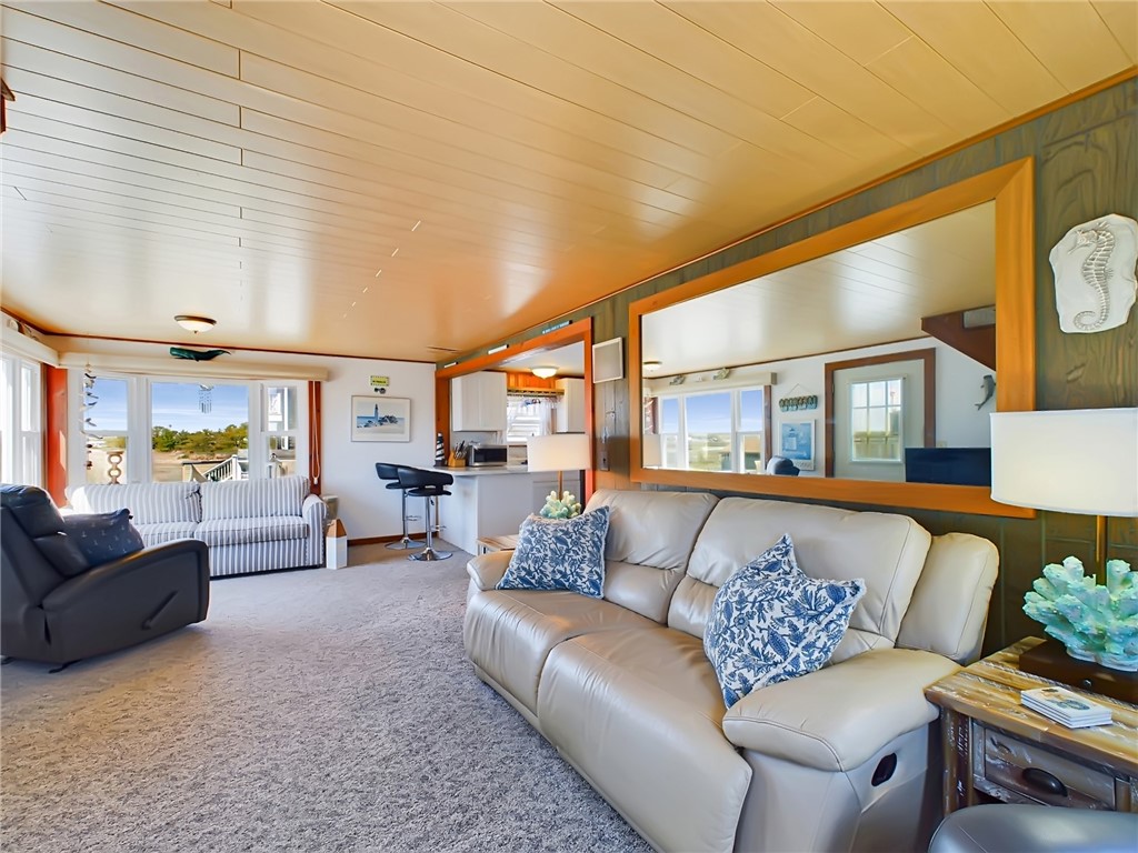 30 Champlin Avenue Narragansett, RI 02879 - Photo 15 of 38 living room