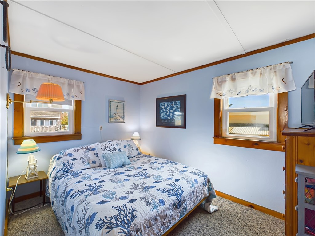 30 Champlin Avenue Narragansett, RI 02879 - Photo 29 of 38 1st floor bedroom