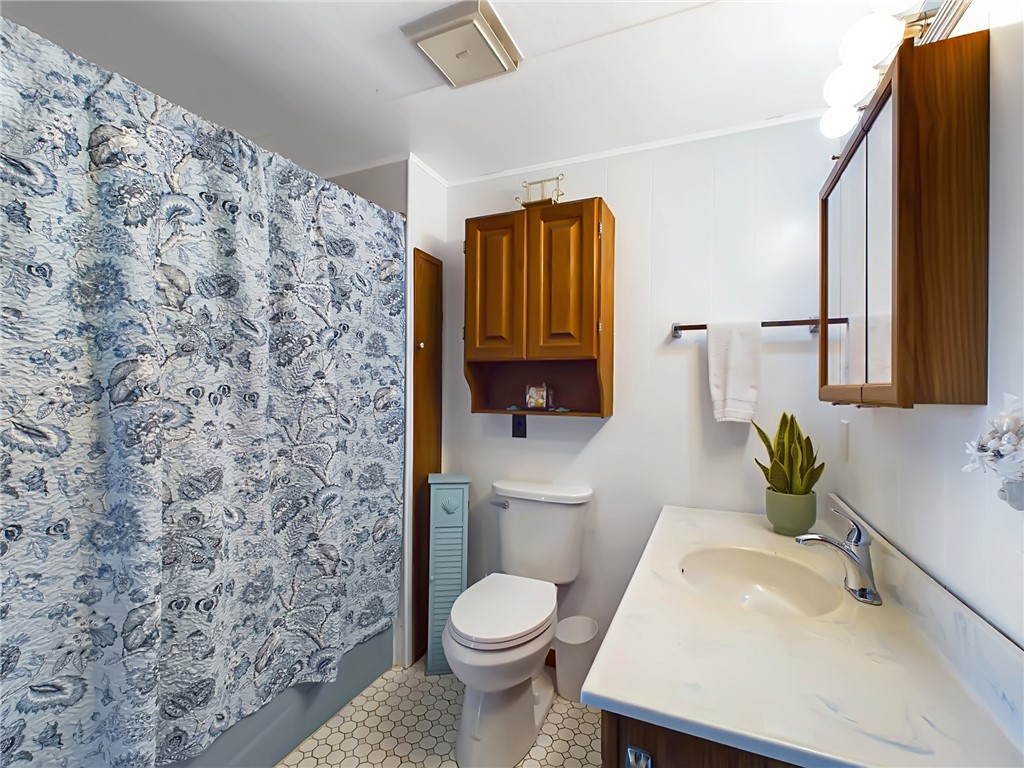 30 Champlin Avenue Narragansett, RI 02879 - Photo 30 of 38 first floor full bath