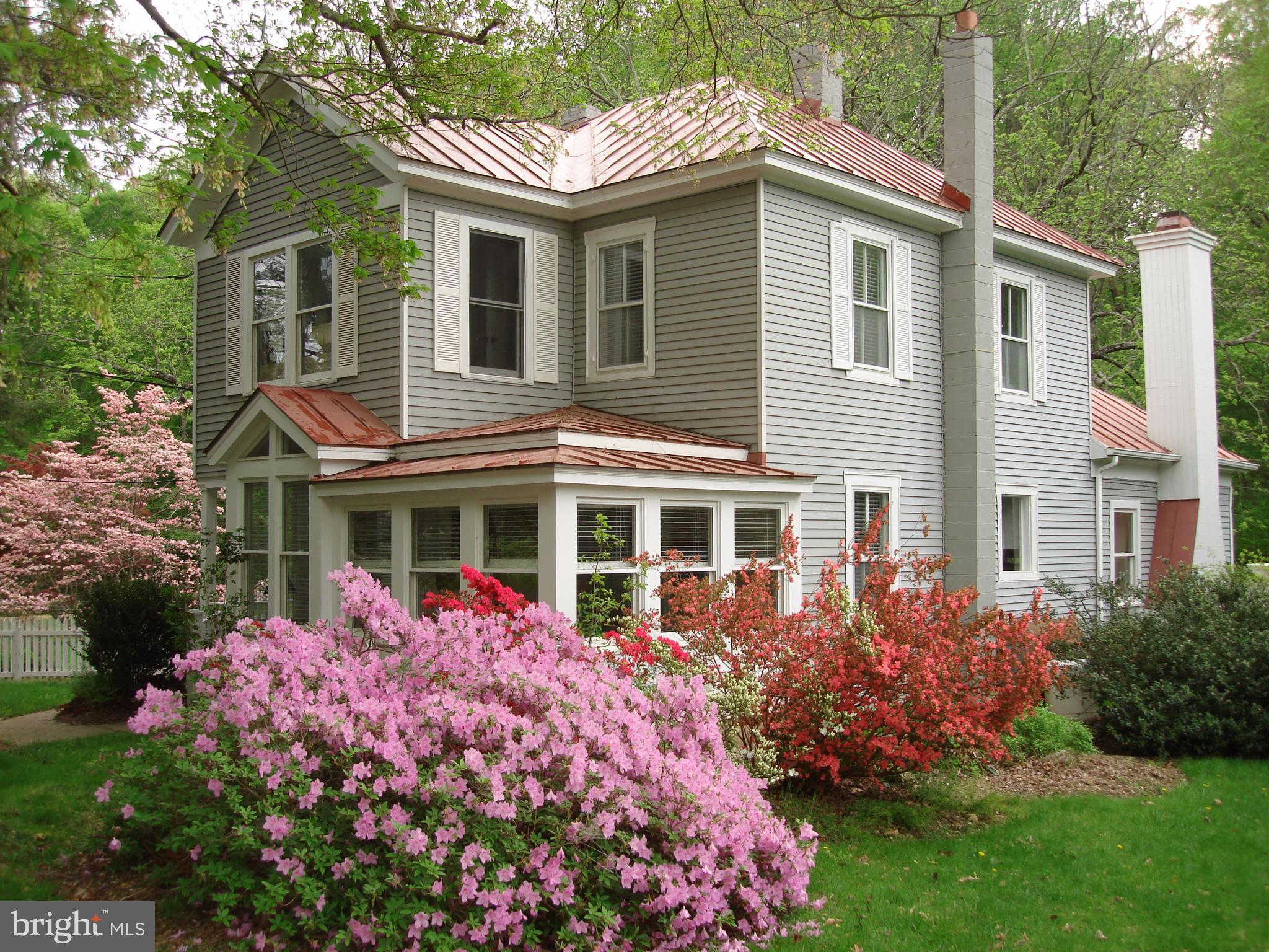6800 Newman Road Clifton, VA 20124 - Photo 2 of 30 Beautiful Clifton Setting