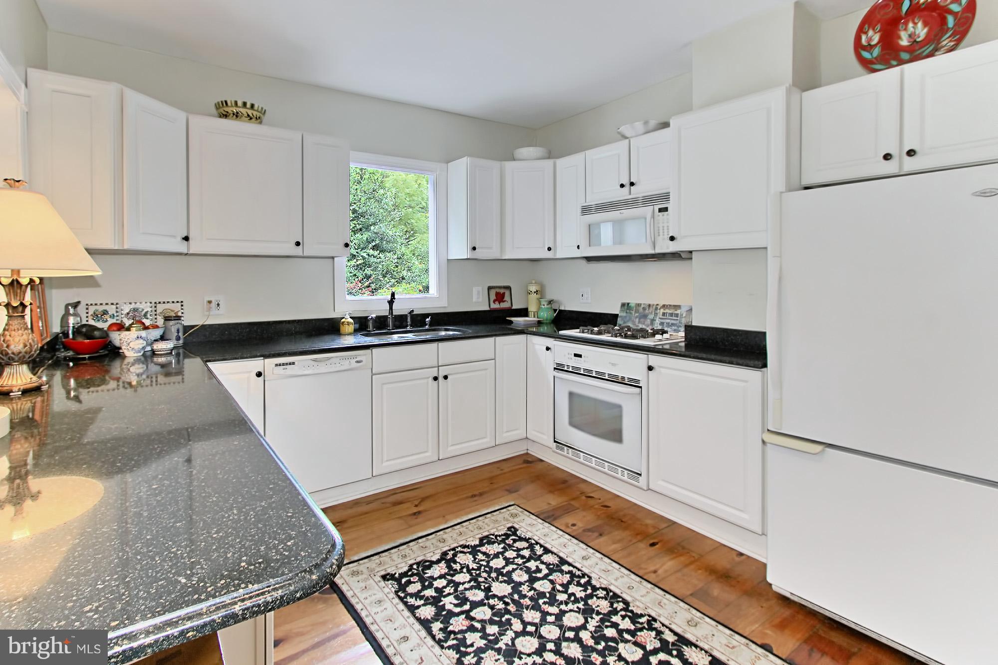 6800 Newman Road Clifton, VA 20124 - Photo 11 of 30 Kitchen