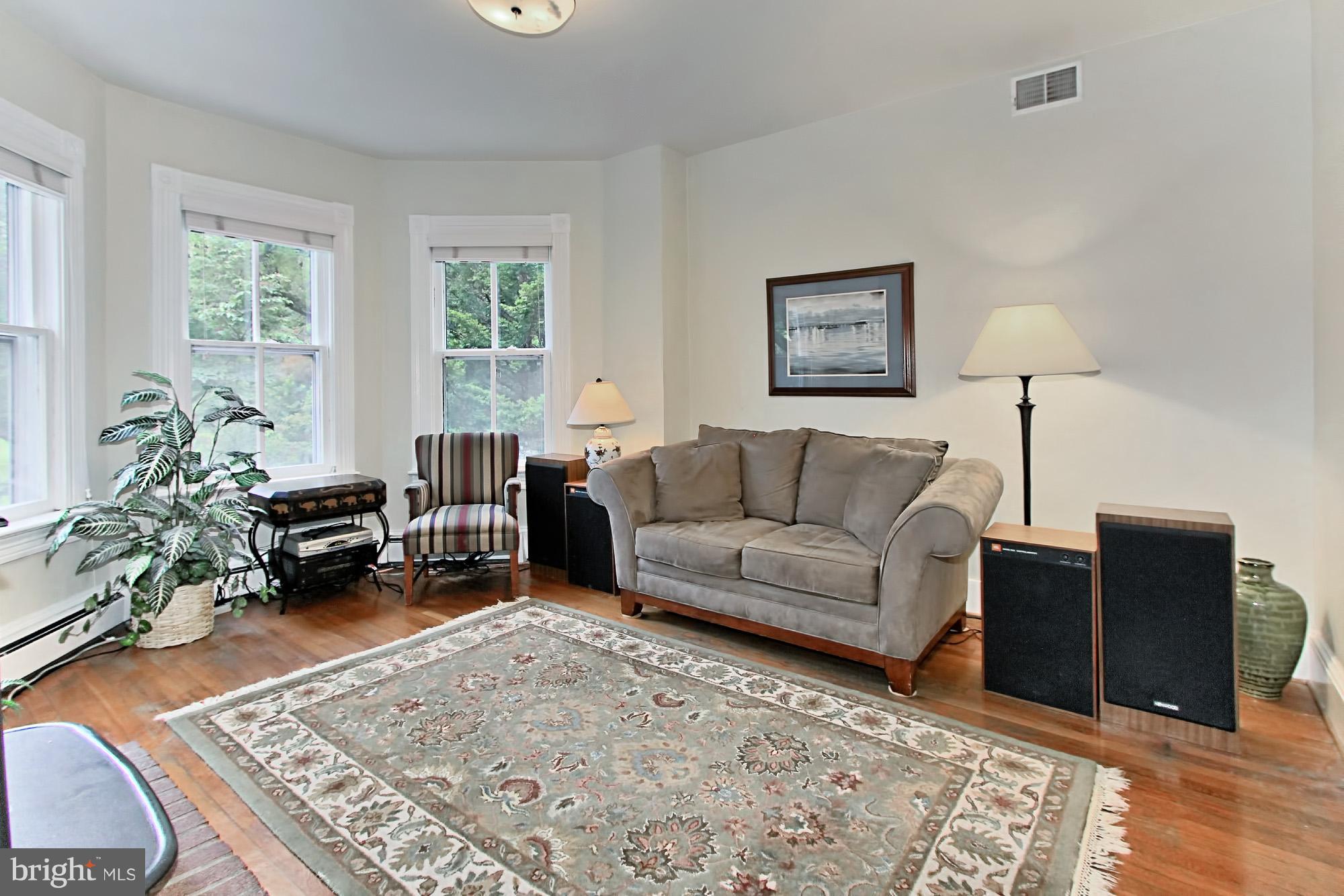 6800 Newman Road Clifton, VA 20124 - Photo 16 of 30 Living Room features classic bay window
