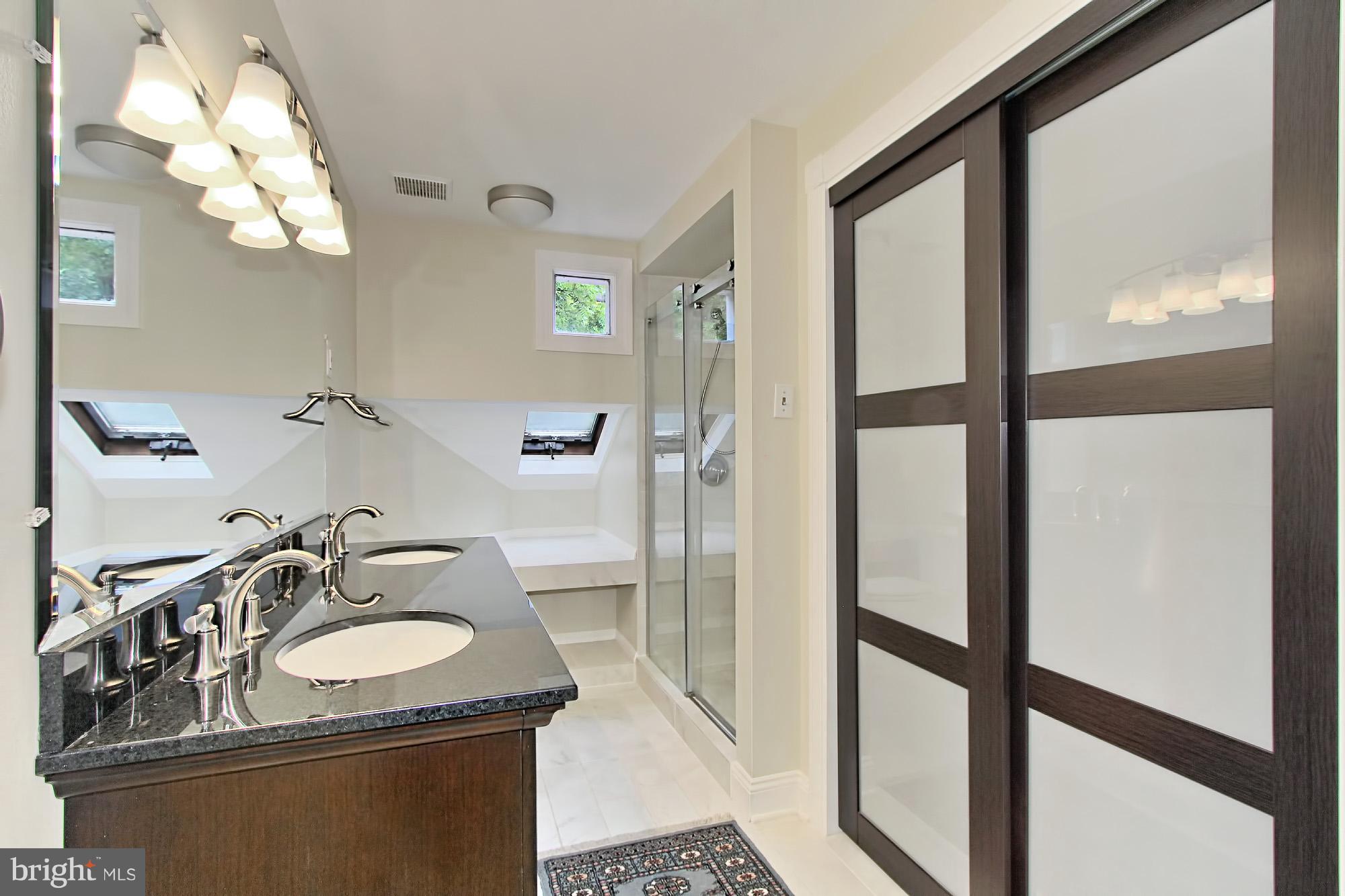 6800 Newman Road Clifton, VA 20124 - Photo 19 of 30 Updated Master Bath