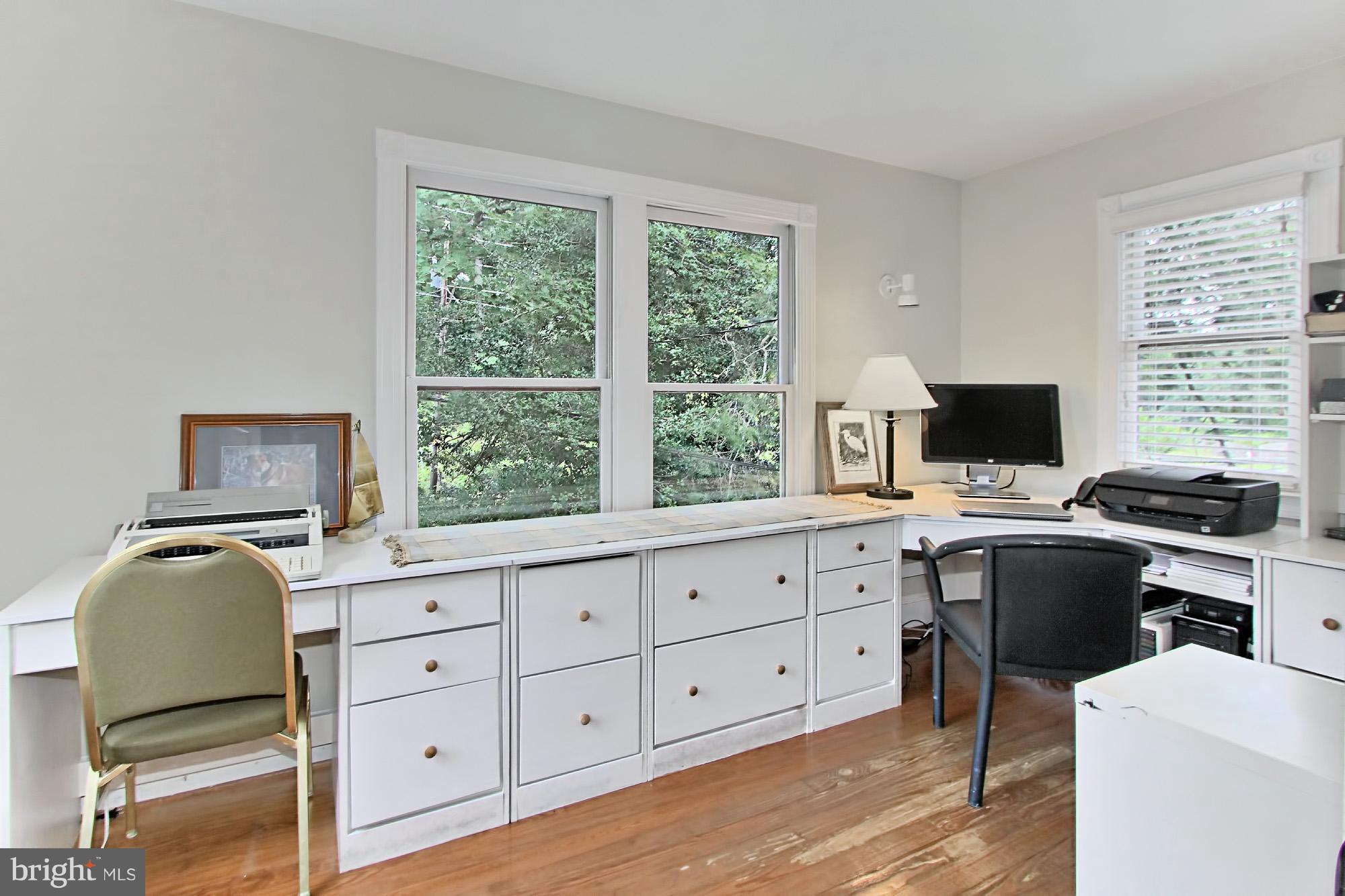 6800 Newman Road Clifton, VA 20124 - Photo 20 of 30 Guest suite or upper level office