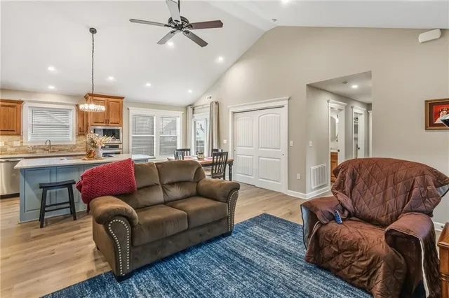 $260,000 | 401 North Ritchie Street, Hamilton, MO 64644