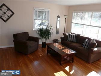 4200 Orangemans Road Hatboro, PA 19040 - Photo 2 of 11 Living Room