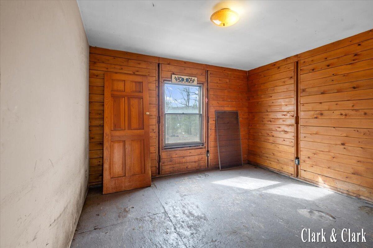 11496 Southwest Greenville Road Greenville, MI 48838 - Photo 15 of 31 56-INTERIOR 09A