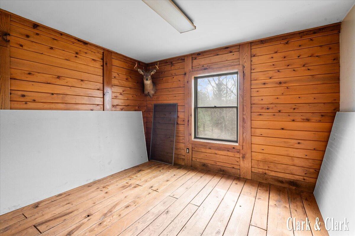 11496 Southwest Greenville Road Greenville, MI 48838 - Photo 16 of 31 54-INTERIOR 08A
