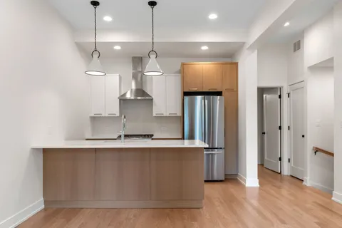 $5,300 | 1954 North Sheffield Avenue, Unit 1, Chicago, IL 60614