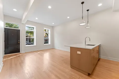 $5,300 | 1954 North Sheffield Avenue, Unit 1, Chicago, IL 60614