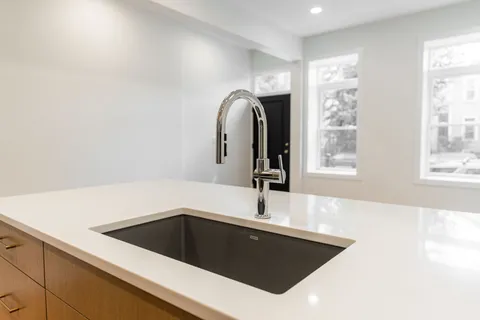 $5,300 | 1954 North Sheffield Avenue, Unit 1, Chicago, IL 60614