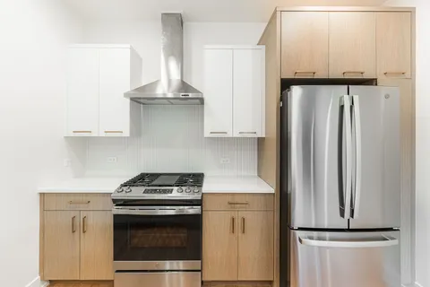 $5,300 | 1954 North Sheffield Avenue, Unit 1, Chicago, IL 60614