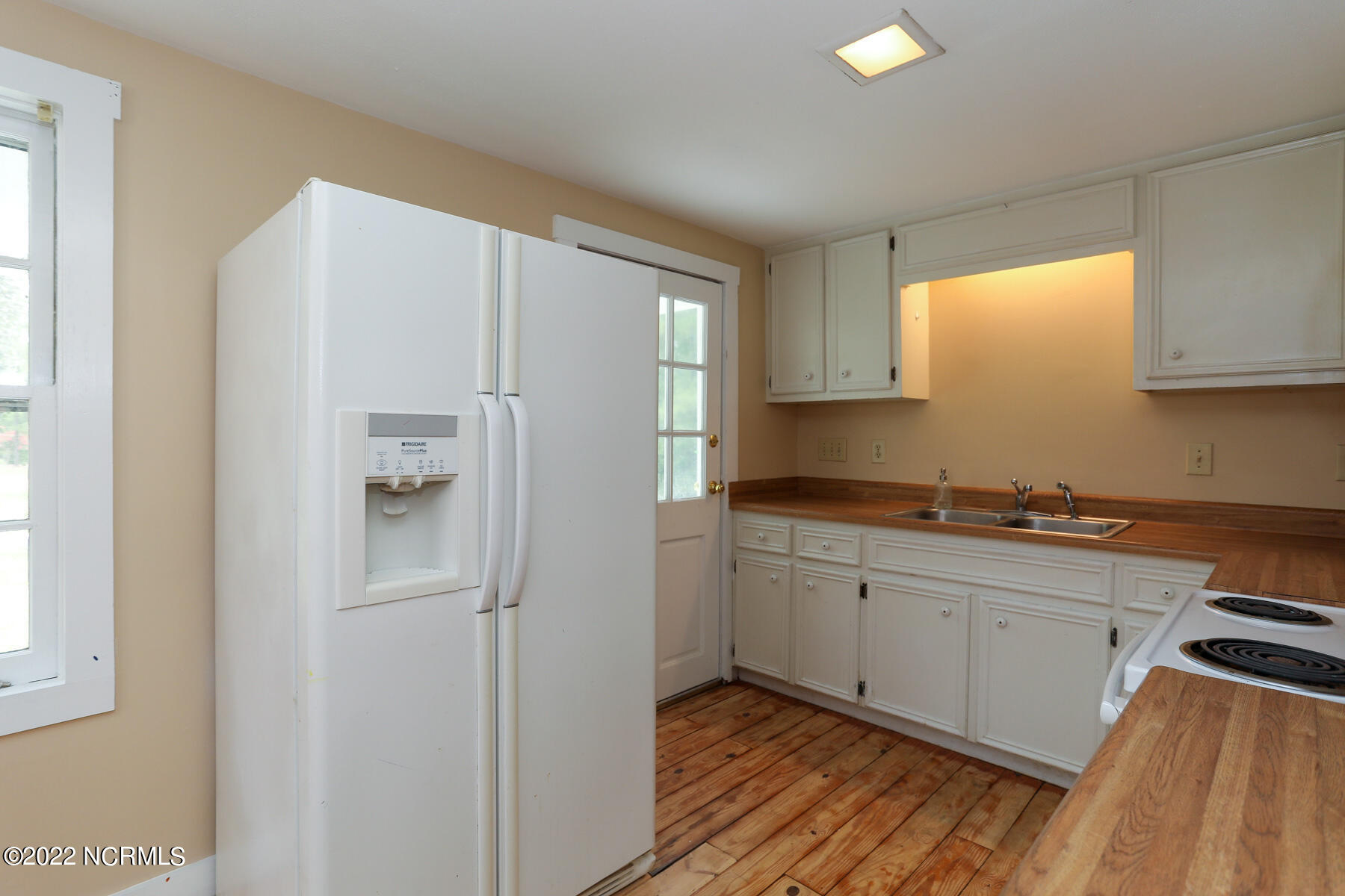 277 Napier Road Carthage, NC 28327 - Photo 8 of 33 kitchen2