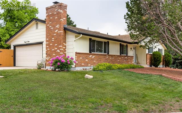 4515 Ridgeglen Road Colorado Springs, CO 80918 - Photo 4 of 26
