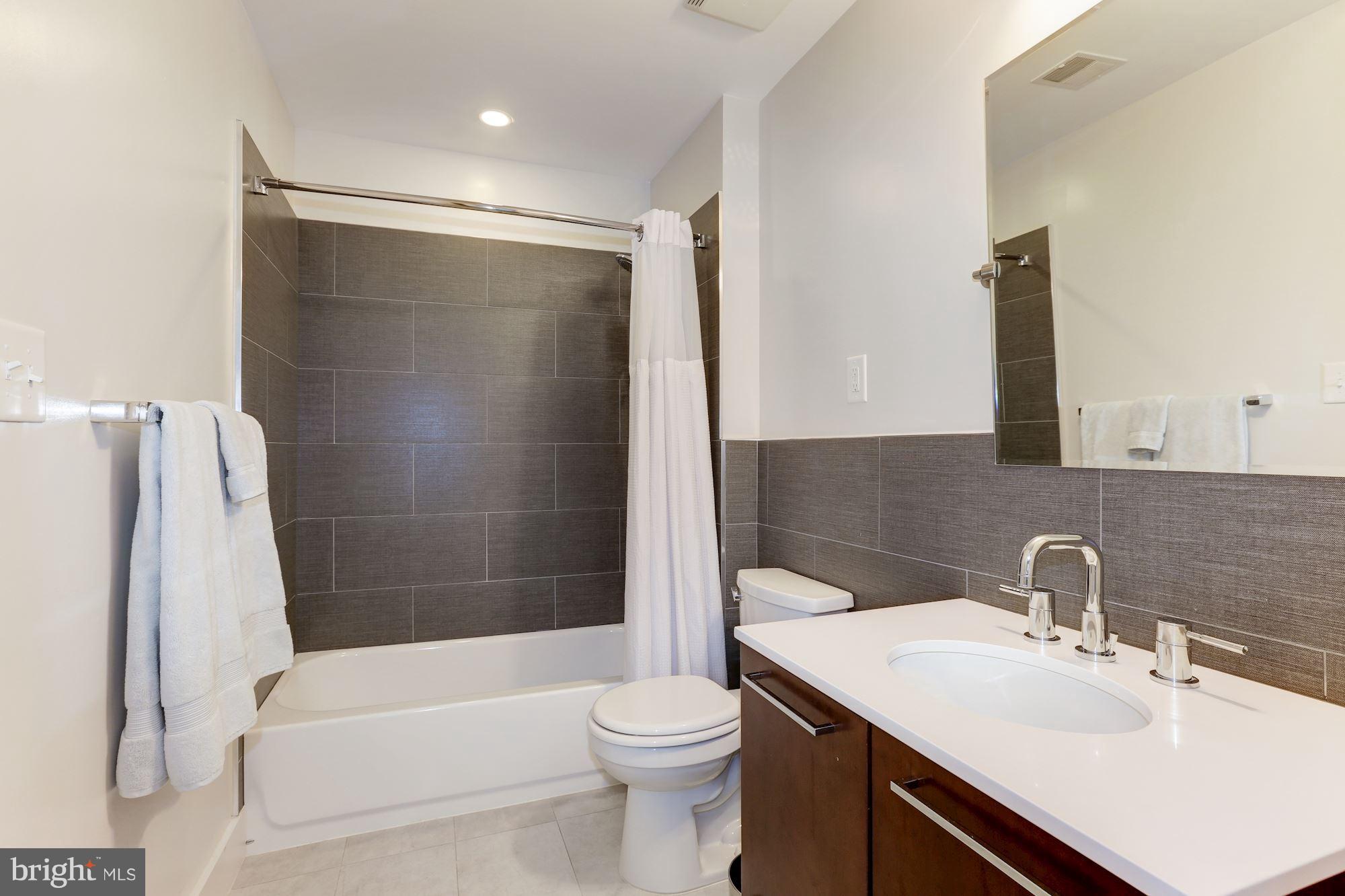 1634 14th Street Northwest, Unit 504 Washington, DC 20009 - Photo 18 of 30 Bath (Master)