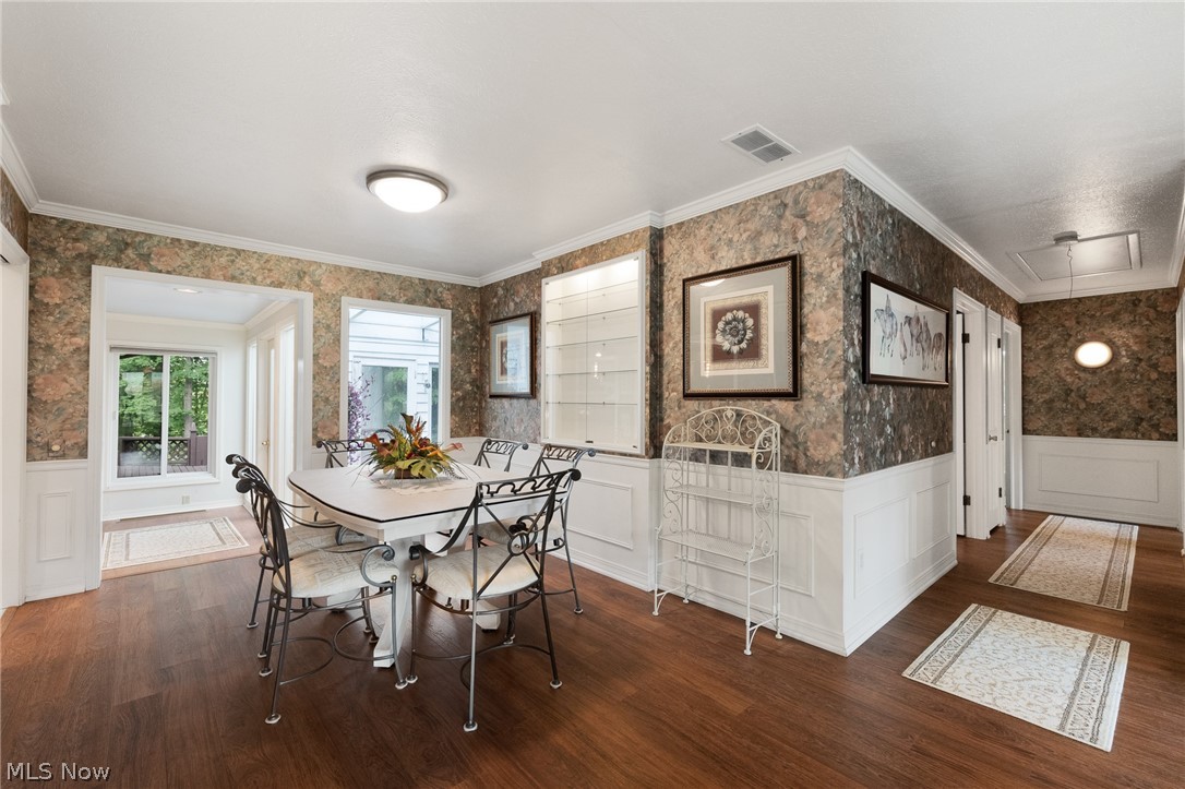662 Barrett Road Berea, OH 44017 - Photo 12 of 36 Gallery Image 12