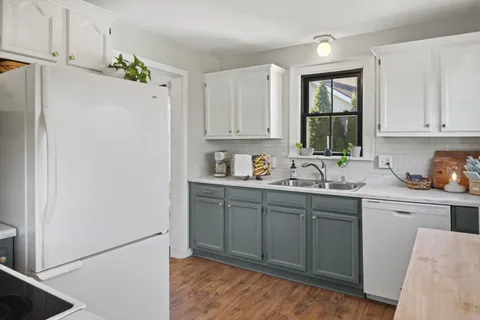 $215,000 | 219 East Howard Street, Portage, WI 53901