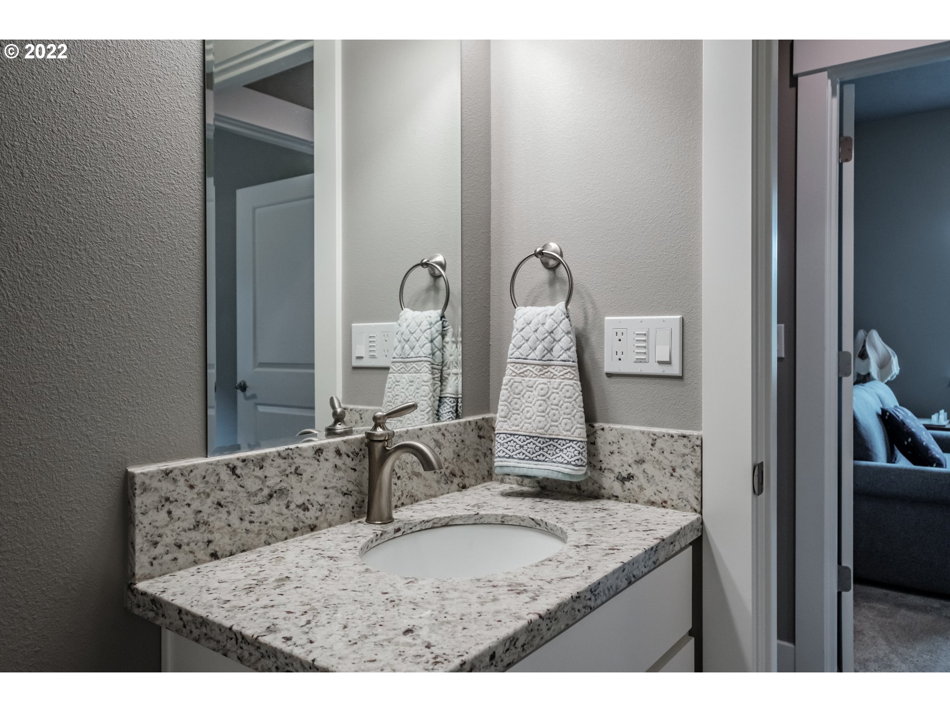 367 Southwest Applegate Trail Drive Dallas, OR 97338 - Photo 11 of 20 Gallery Image 11