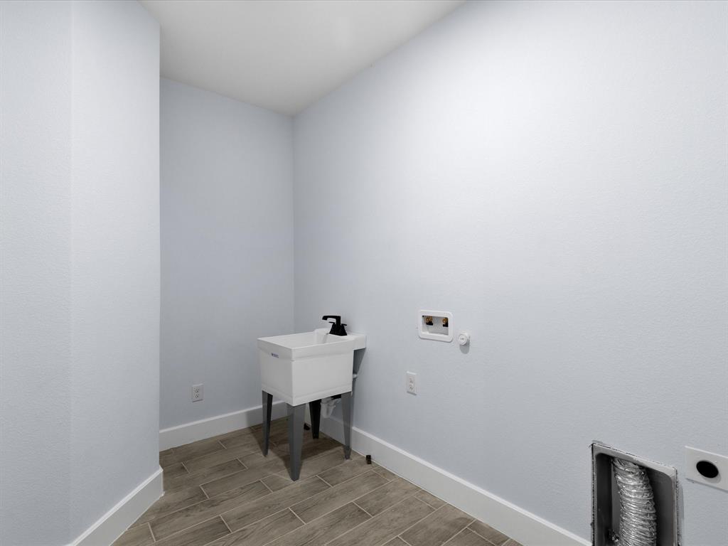 1013 Magnolia Court Springtown, TX 76082 - Photo 17 of 33 a view of a room with table and chair