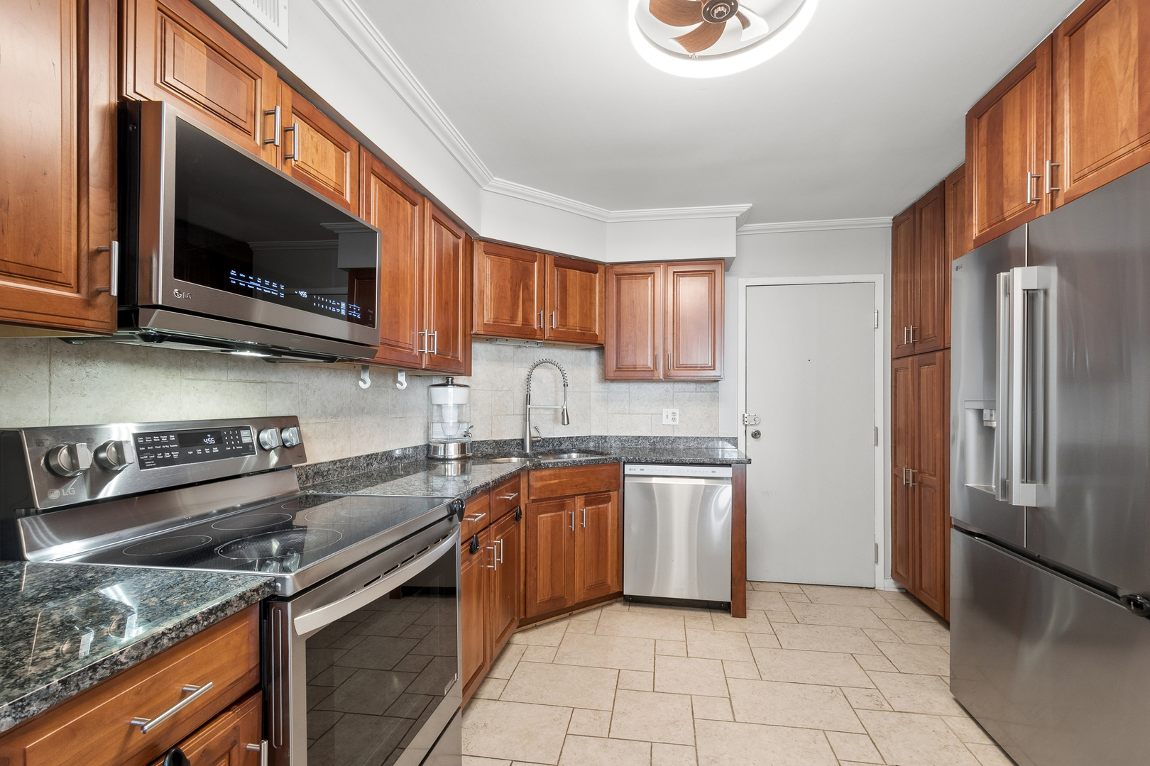 6033 North Sheridan Road, Unit 36F Chicago, IL 60660 - Photo 12 of 29