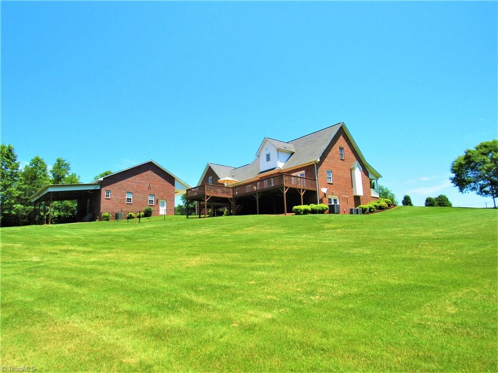 571 Carson Road Pilot Mountain, NC 27041 - Photo 5 of 30 Gallery Image 5