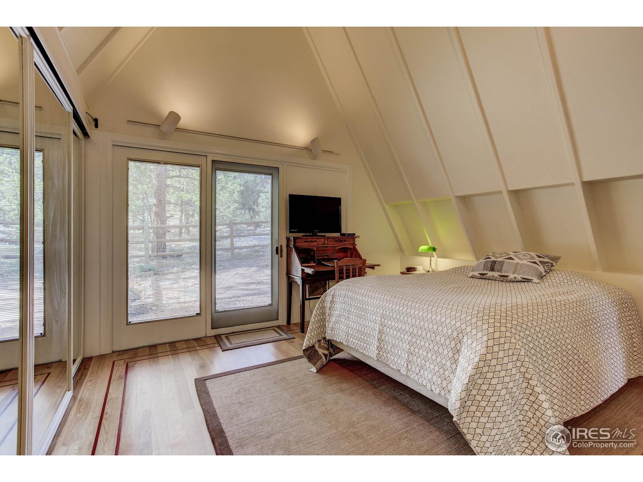 255 Cherokee Road Lyons, CO 80540 - Photo 13 of 37 Gallery Image 13