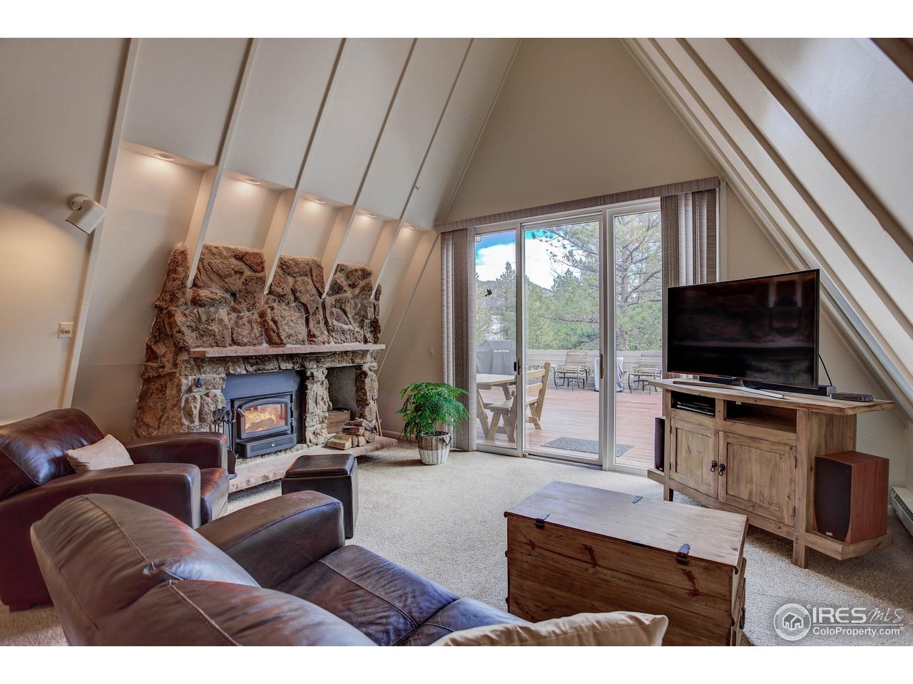 255 Cherokee Road Lyons, CO 80540 - Photo 4 of 37 Gallery Image 4